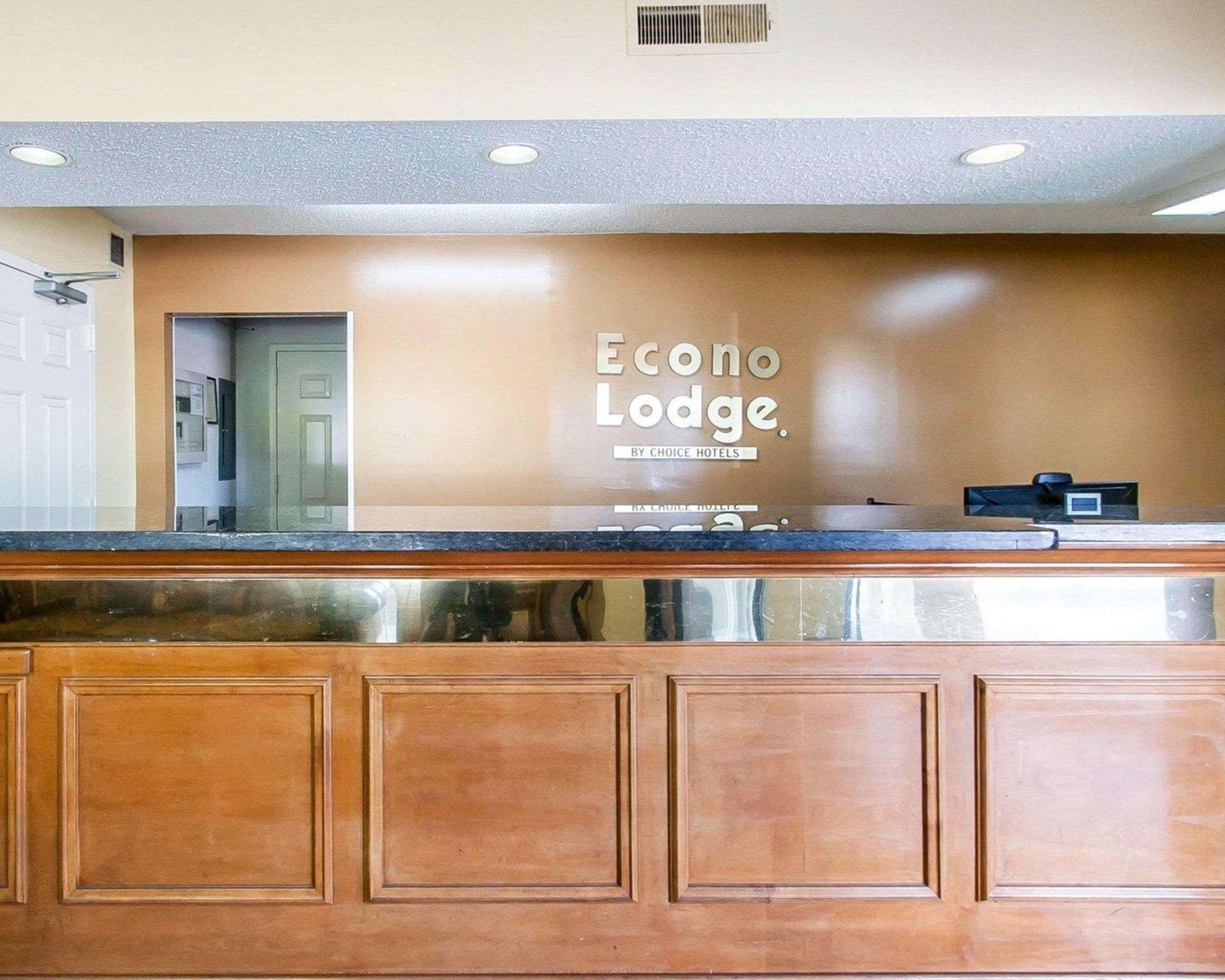 Econo Lodge Inn & Suites Murfreesboro Exteriör bild