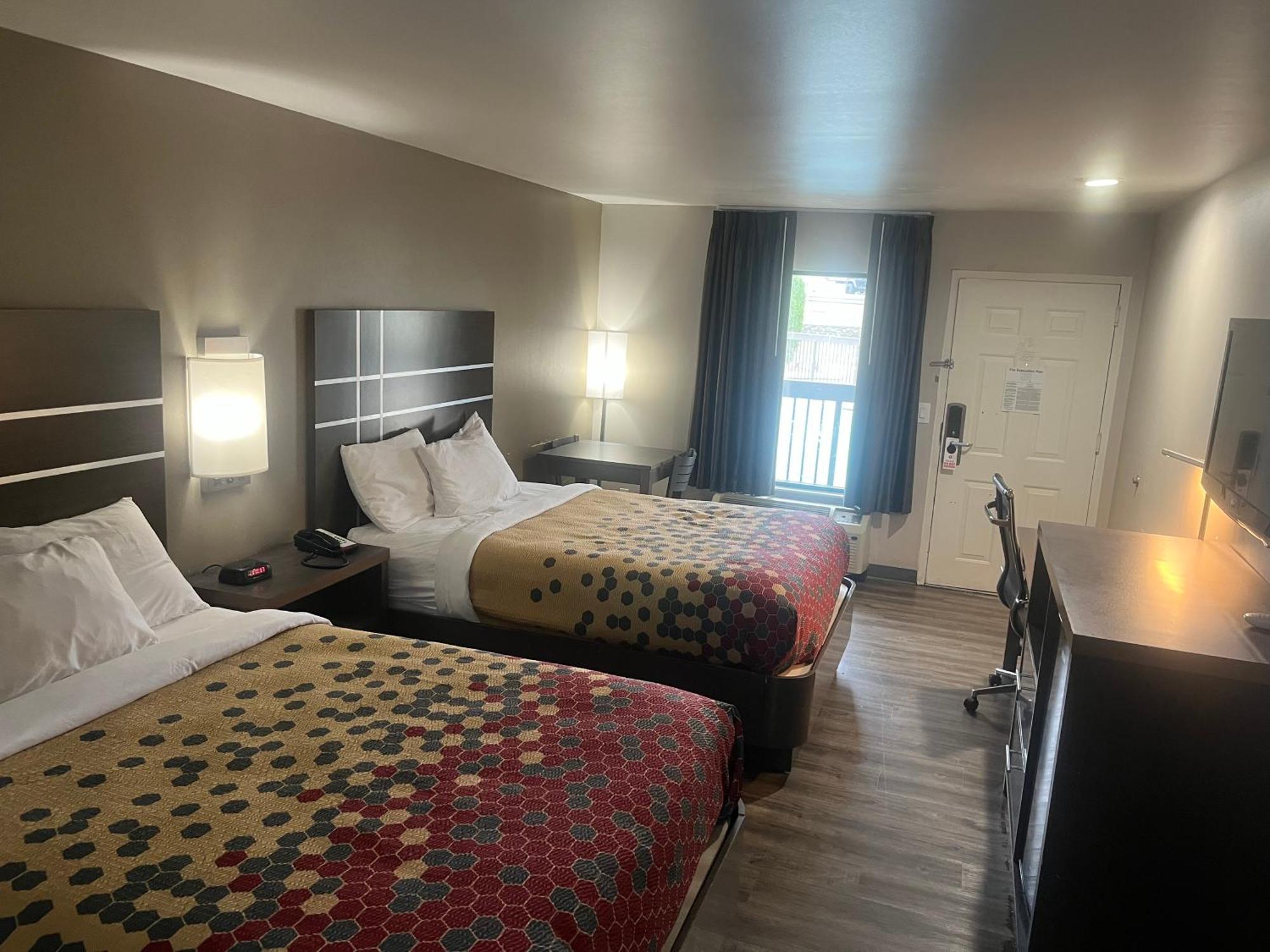 Econo Lodge Inn & Suites Murfreesboro Exteriör bild