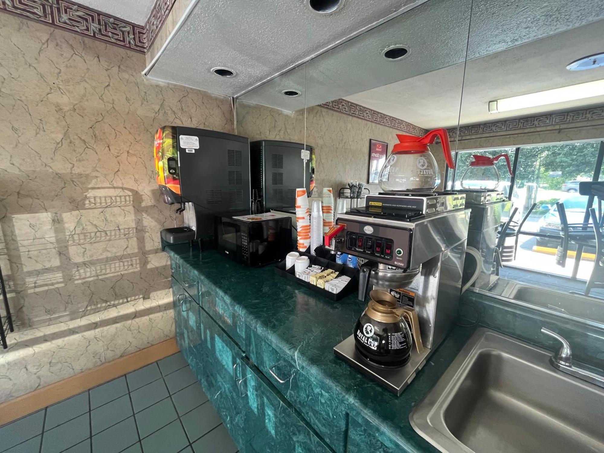 Econo Lodge Inn & Suites Murfreesboro Exteriör bild